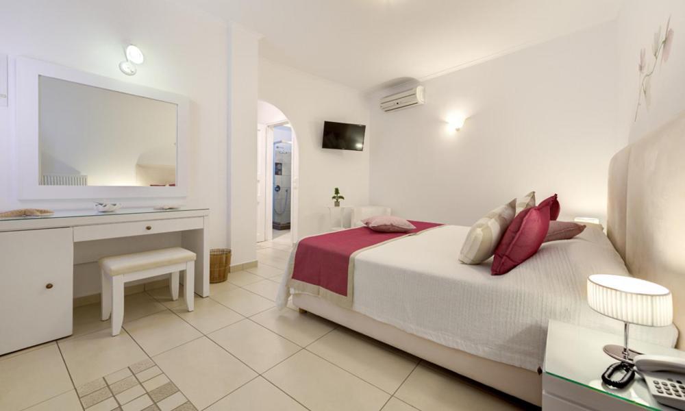 Dream Island Hotel Firá