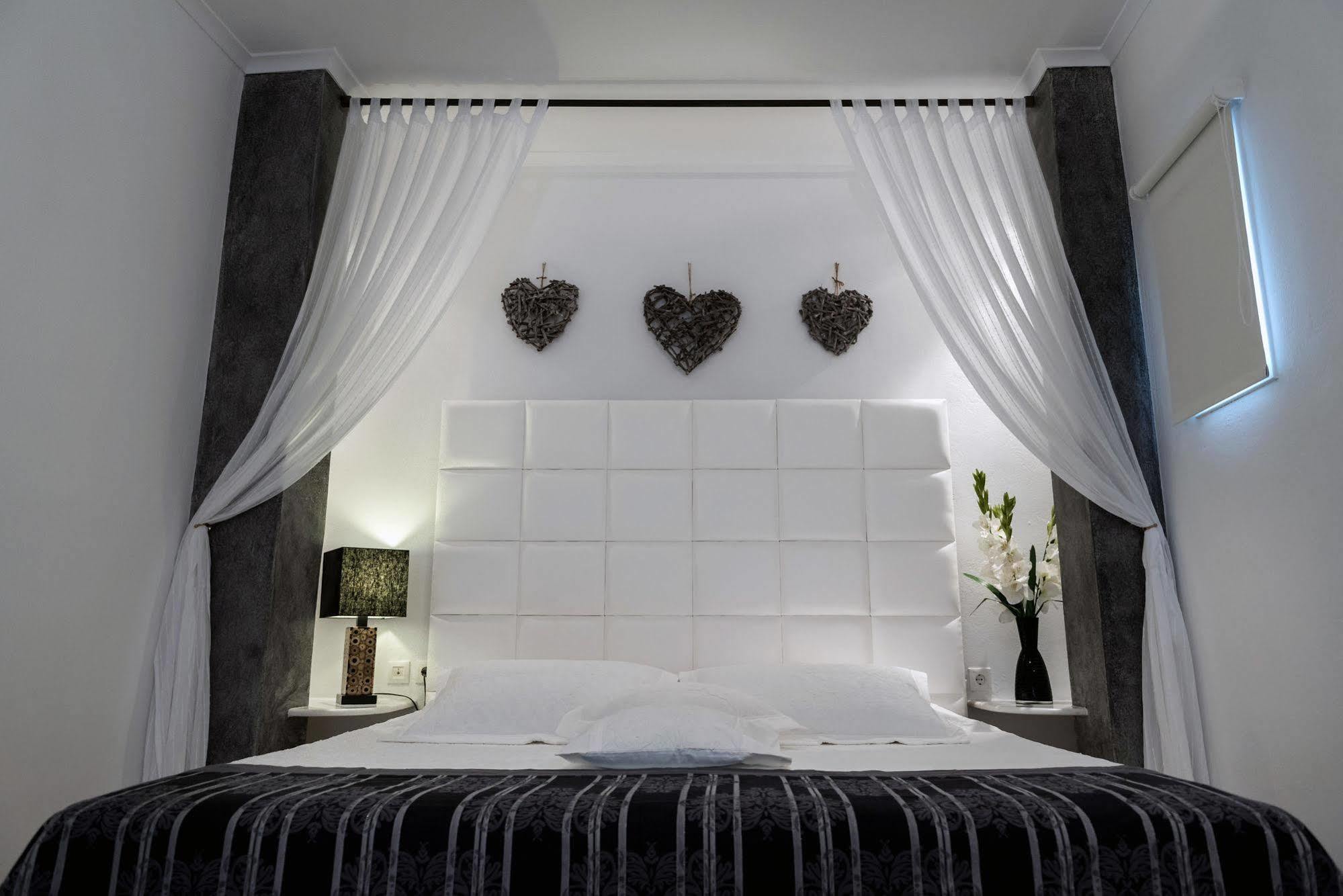 Dream Island 3* Fira (Santorini)